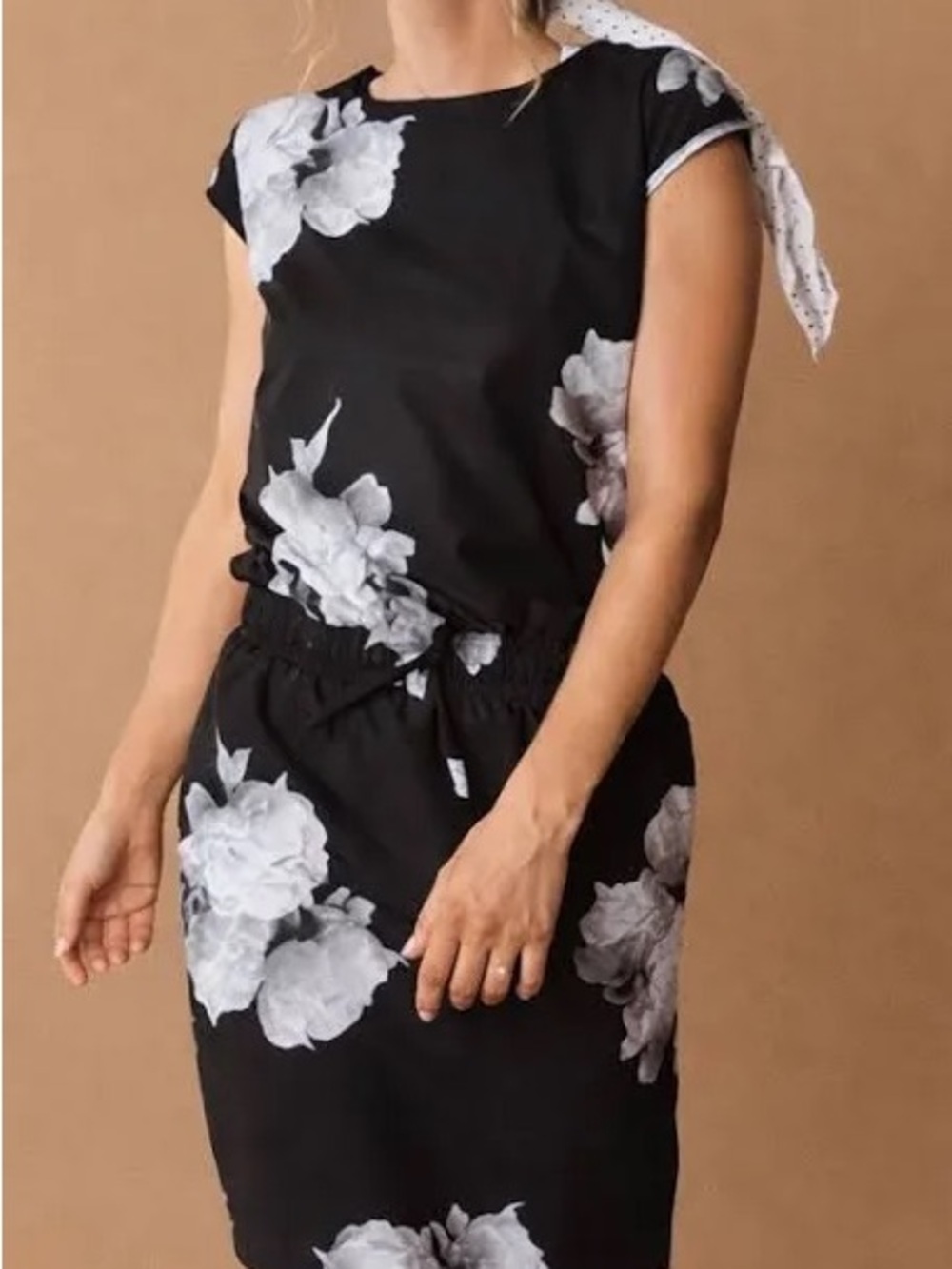 Albion NWT Black Dress with White Floral Print and Gold Zip Size XL Tall